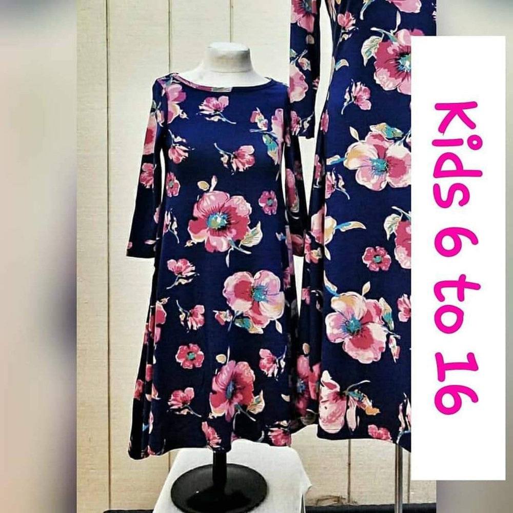 Kids Gracie's Dress Blue Floral Knit 3/4 Sleeves